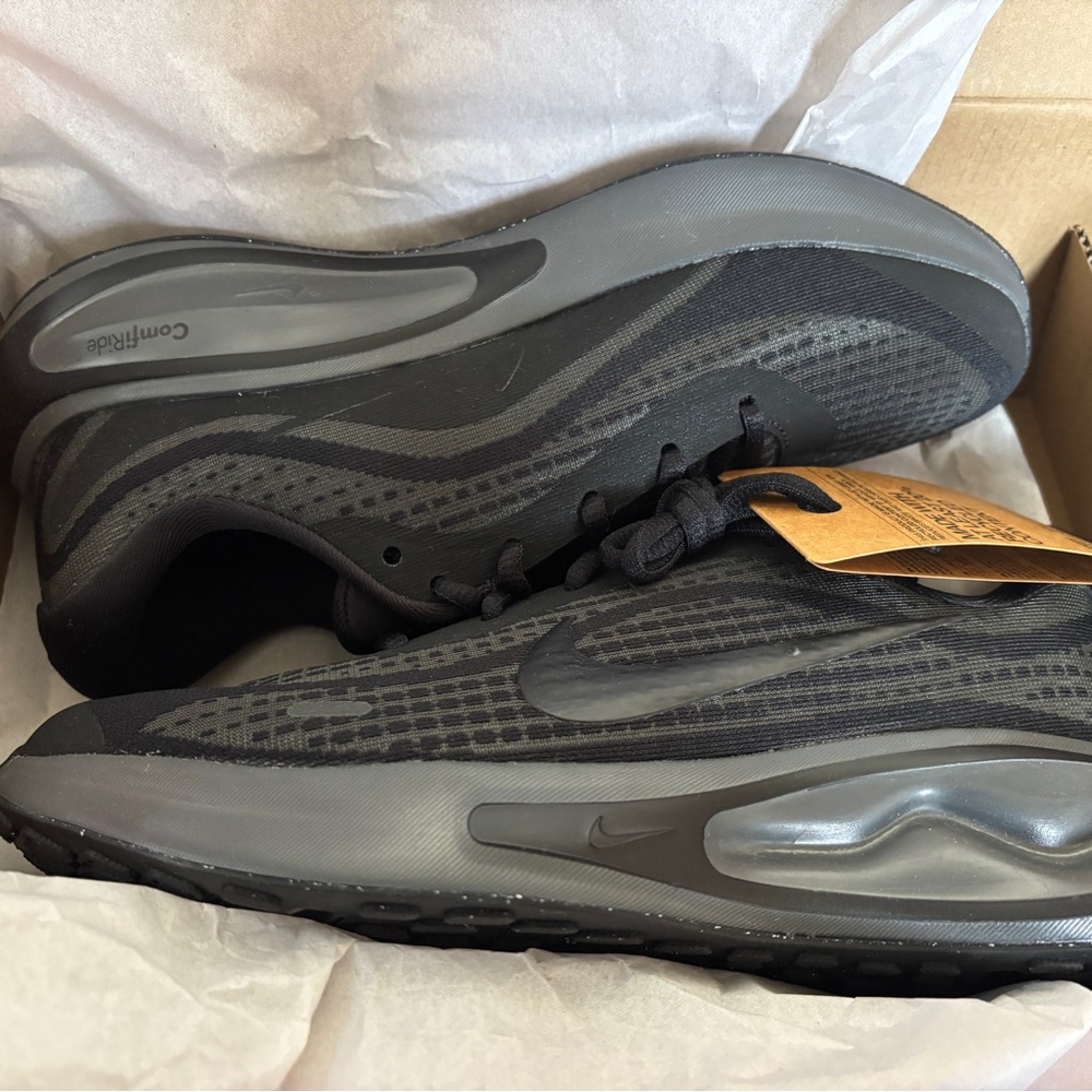 Nike Women’s Black Sneakers